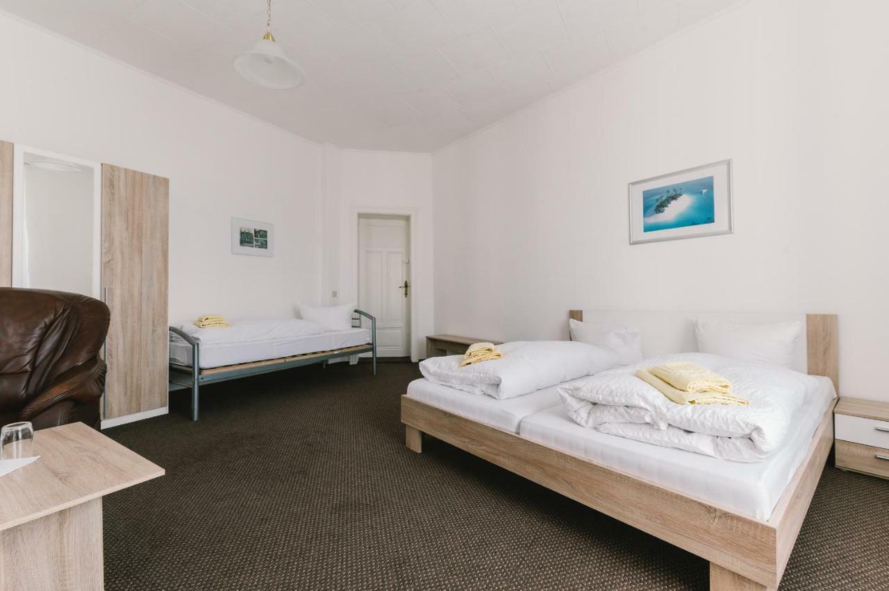 Menzels Pension Drehscheibe Гёрлиц Экстерьер фото